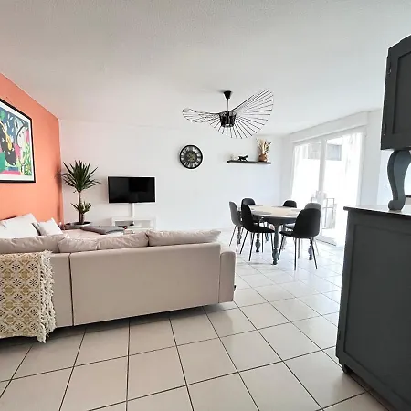 Daire Le Verrieres - Cozy Avec Balcon Proche De La Gare *