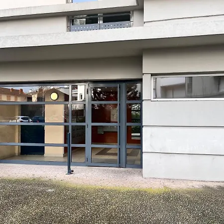 Le Verrieres - Cozy Avec Balcon Proche De La Gare